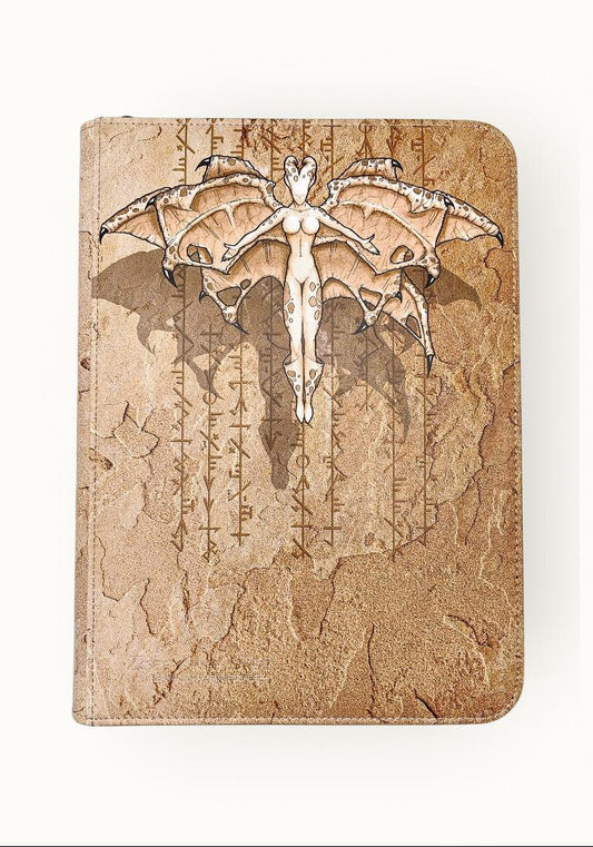 Classeur / Portfolio Zip Binder 9 Poches TreasureWise – Faceless Deamon by Kevin Altered (Édition Limitée)